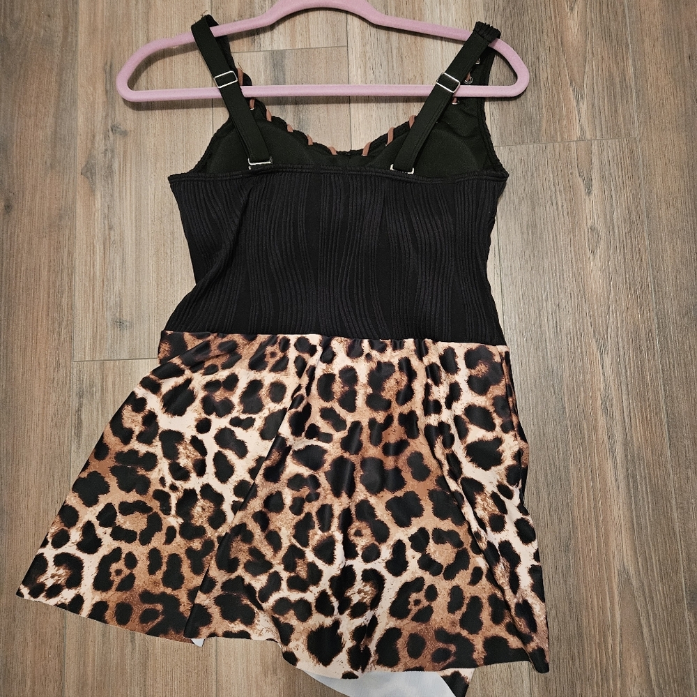 Black Leopard Print Lace-Up One Piece Swimsuit - Picture 3 of 3